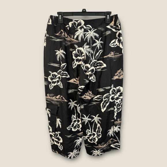 Tommy Bahama Womens size 12 Silk Cropped Wide Leg Hawaiian Cargo Pants Black - Picture 2 of 9